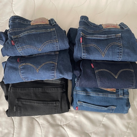 LEVI'S Women's 6 PAIRS!  LOT sizes 30, 31, 32 - Picture 1 of 16